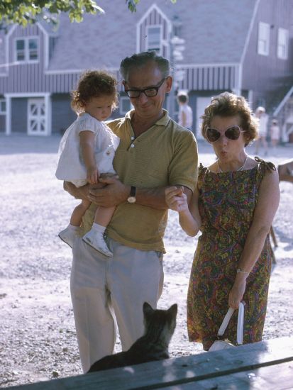 Anita and her Grandparents with cat